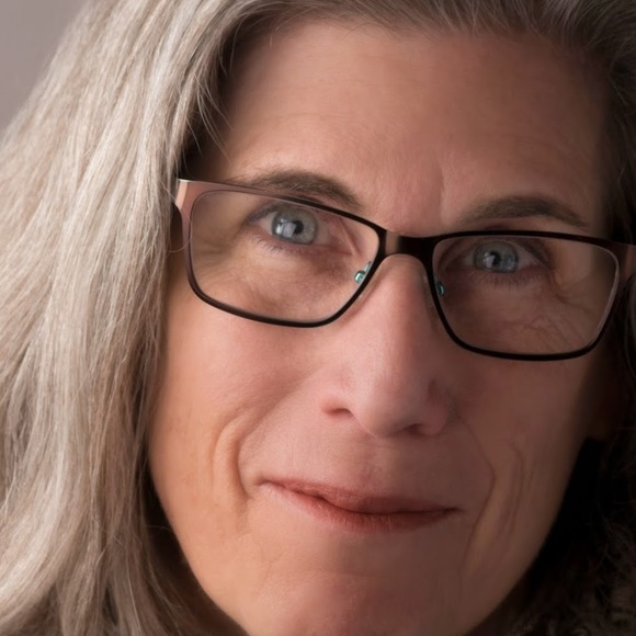 Meet your Posher, Ellen - Picture 1 of 1